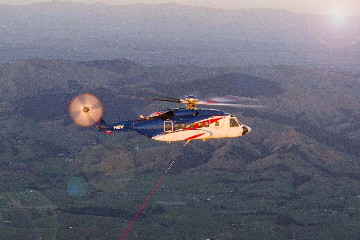 Rocket Labs recovery helicopter small3